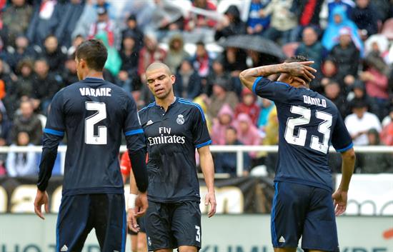 InfoOpenfutbol's tweet photo. 45 minutos por delante para que @realmadrid siga soñando con @LigaBBVA 
Sigue el partido en https://t.co/q7bX20GjuP https://t.co/VQ11s83DO0