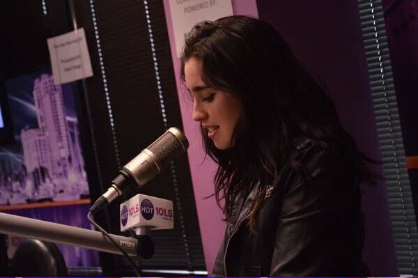 tendercamila's tweet photo. su perfil es la primera maravilla del mundo #TBworld2016 #LaurenJauregui https://t.co/PBTgkwJXsA