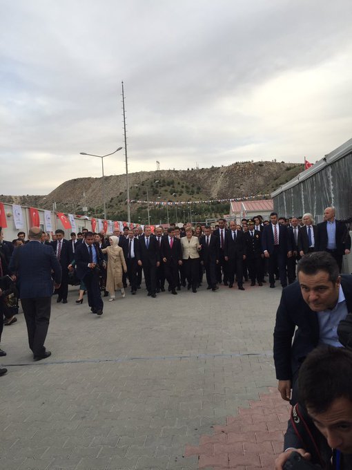 Voir l'image sur Twitter