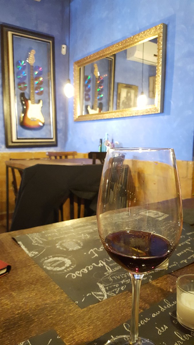viscalabonavida's tweet photo. Dinem avui al @lolatapes @Km0SlowFood! Peix de #Tarragona i plats de temporada boníssims. Sempre és un plaer repetir https://t.co/sL7SYeoQDg