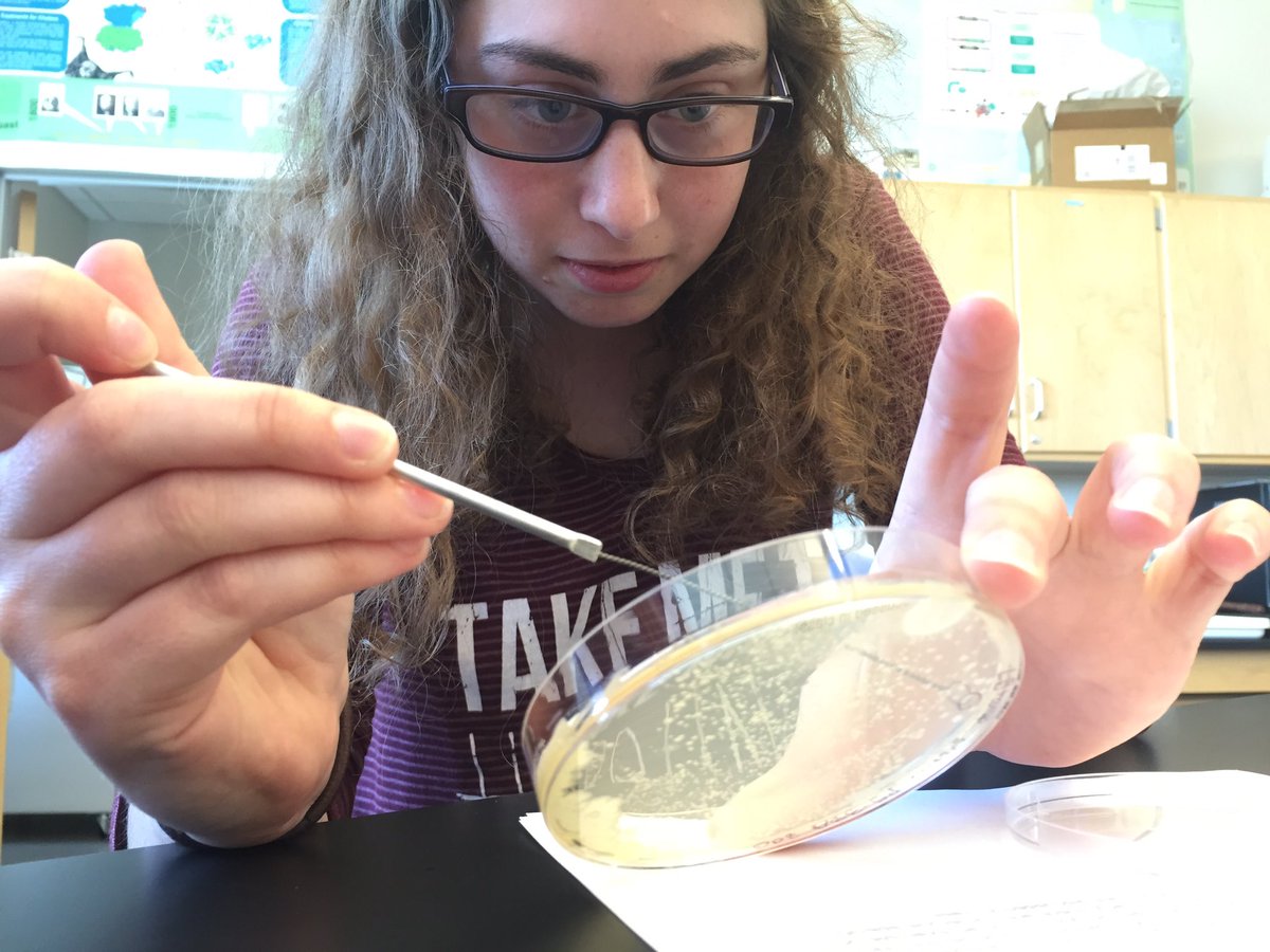 ekesslerkc's tweet image. Attempting to inspire high school biology students has been my #GatewayToScience