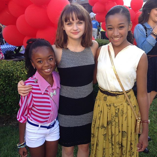 skaiiJacksonn's tweet photo. #tbt Time flies...look how beautifully dark my skin was then. Summertime tan ☀ https://t.co/cuiiQ3QV17