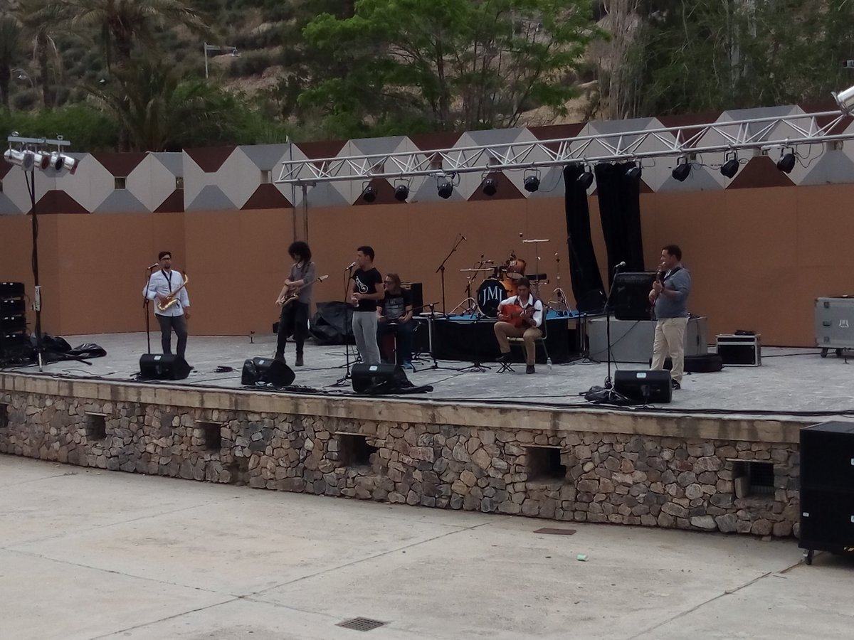 archenaactiva's tweet photo. Ensayo concierto solidario Semana Joven 2016. Ultimando preparativos, pasaos por el auditorio!! #ARCHENAMOVING https://t.co/wgj3frer9f