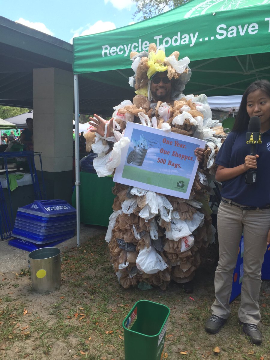HubfoxMall's tweet photo. We are proud of #TampaBay #EcoFest ,such a great turnout. #RecycleTheLove #HubfoxLocal https://t.co/gNN0F8iMyB