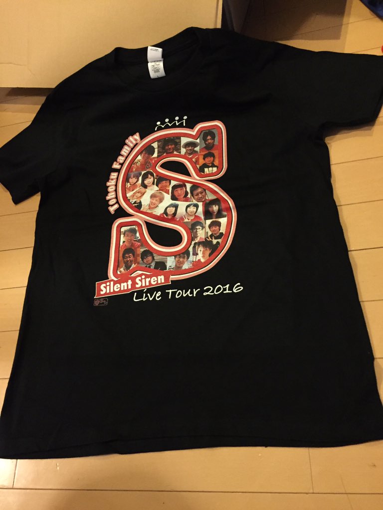 kaede31fam's tweet photo. 大成功した企画その1
東北ファミリーオリジナルTシャツプレゼント
オモテ面には東北ファミリーの写真で象られたSの文字
背面には東北ツアーの日程

ツアー発表された時点で東北多いから何かやらねばと思って形にできたものです☺️ https://t.co/QyMdP8c77G