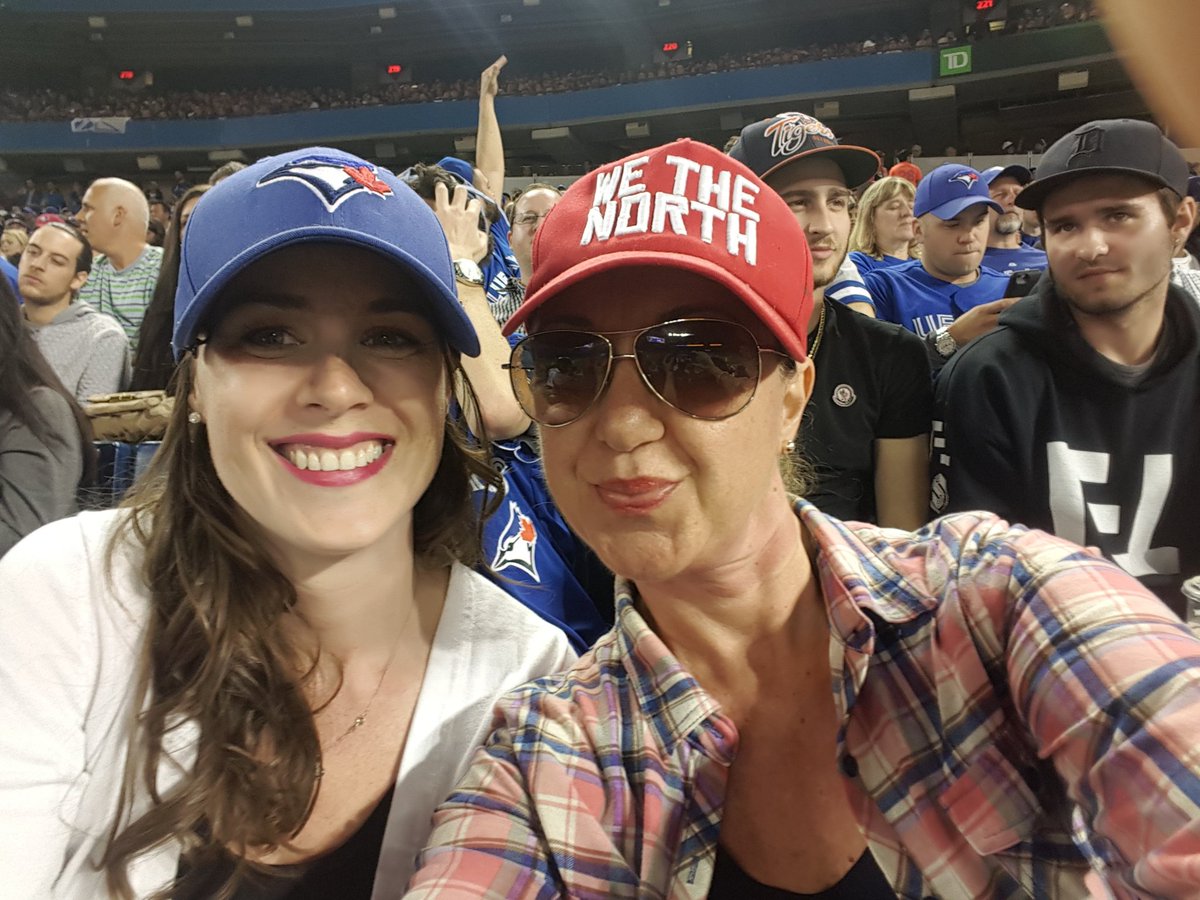 EnzaAllDay's tweet photo. My 1st baseball game!#sickseats #luvlivebaseball #fan4life #bluejays #toronto #mycity https://t.co/yLJ5YlHUz6