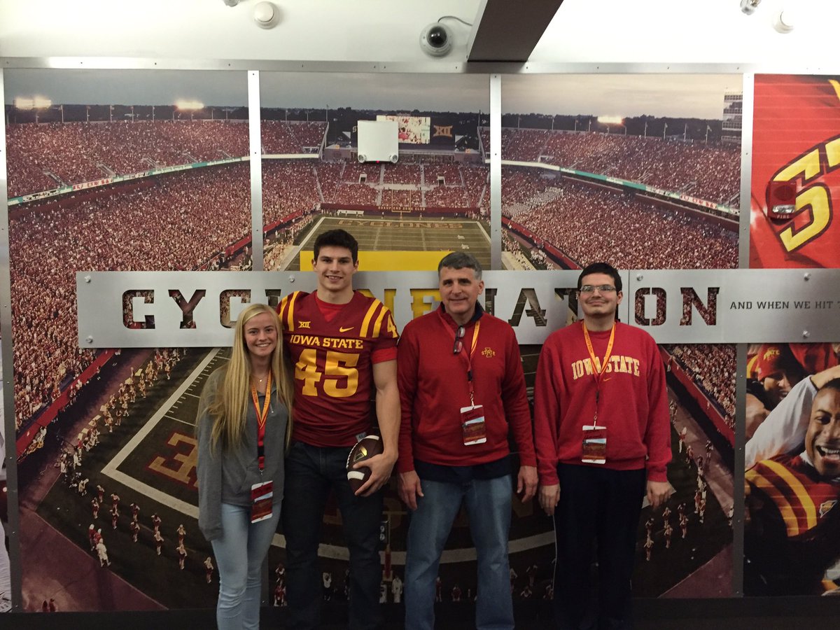 jakehummel35's tweet photo. Proud to announce I will continue my education and play football at The Iowa State University! #CyclONEnation https://t.co/I8jXww4oH4