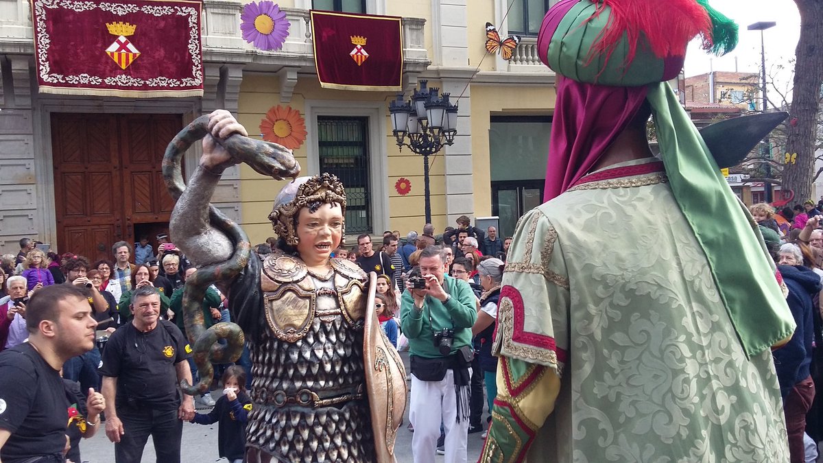 Benvingut, Hèrcules! És el primer fillol d'en Mustafà petit! #gegants #PrimaveraLH #Barcelona #SantJordi #Catalunya
