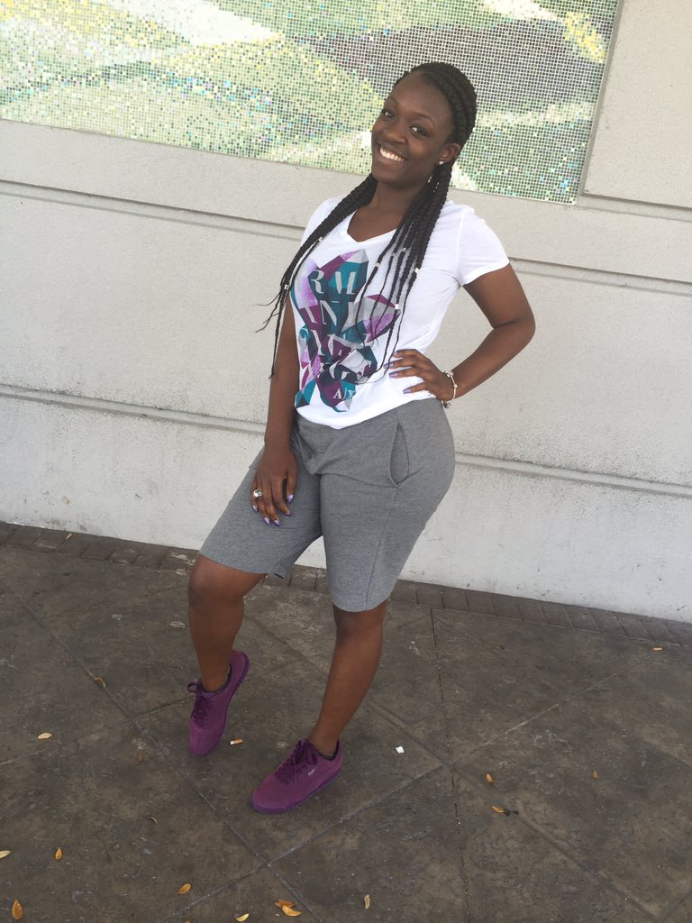 Prettiestbri_'s tweet image. #GradBash2k16 💜