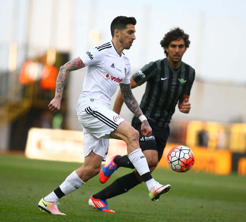 Besiktas's tweet photo. #JoseSosa

#Beşiktaş https://t.co/4iQOf3LgK4