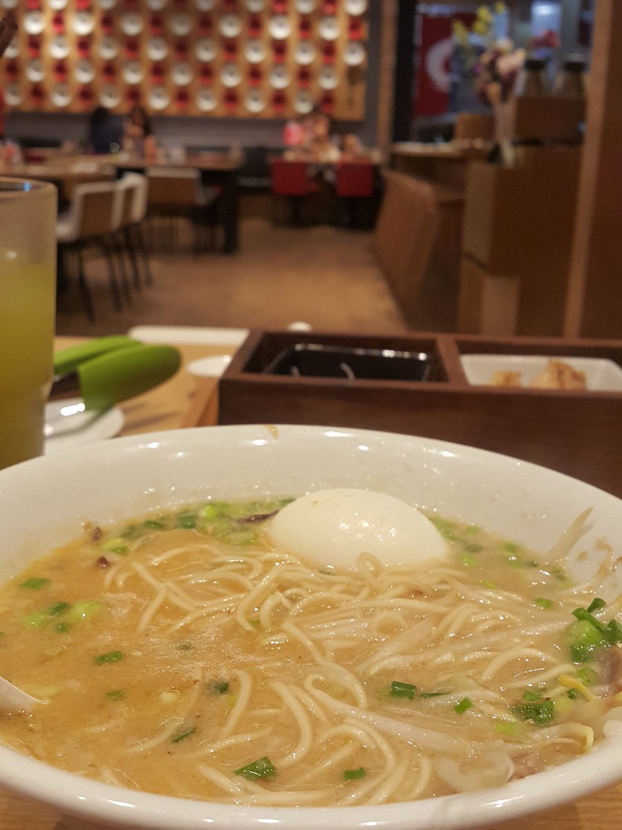 nit_den's tweet image. Ippudo เซ็นปิ่น​ ซุปอร่อย เส้นกับชาชูเฉยๆ แพงเพราะโดน++ด้วย​ แต่พนง.ดี​ บ้าพลังมาก​ #ไม่อร่อยอย่าแดก​ #Bangkok