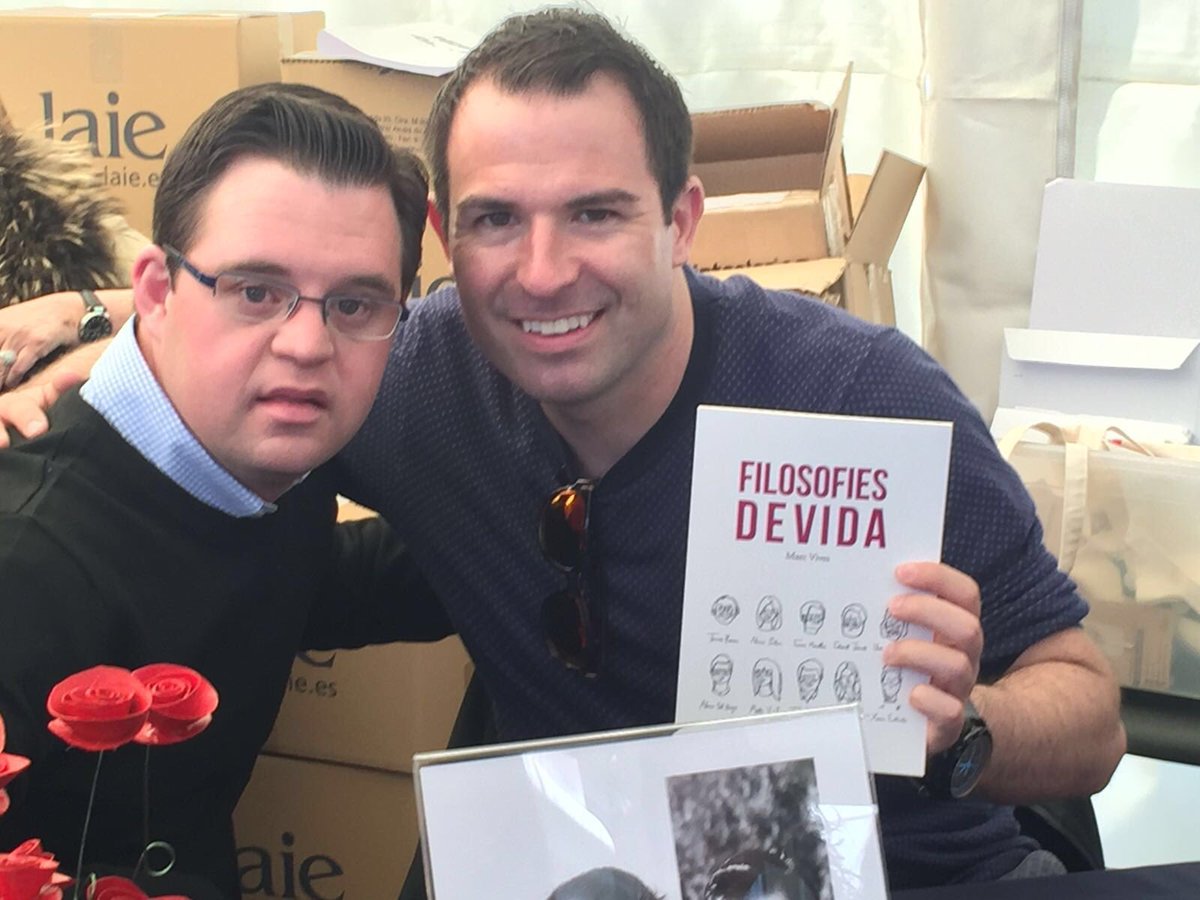 marcvives10's tweet photo. Sant Jordi 2016 :) Álvaro Del Bosque 😁 https://t.co/nVgGHHsWrn
