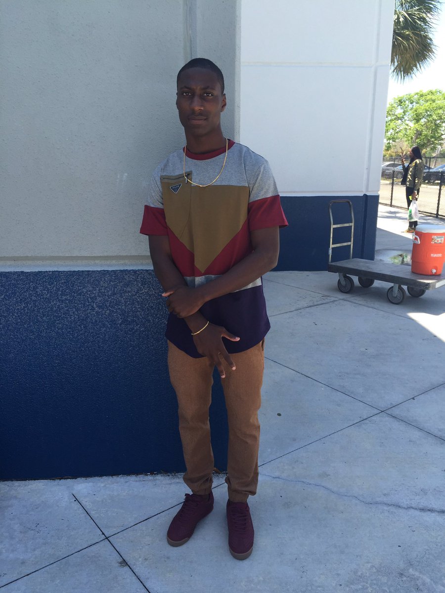 NikeheadGreg's tweet image. #GradBash2k16 🎡📯💰