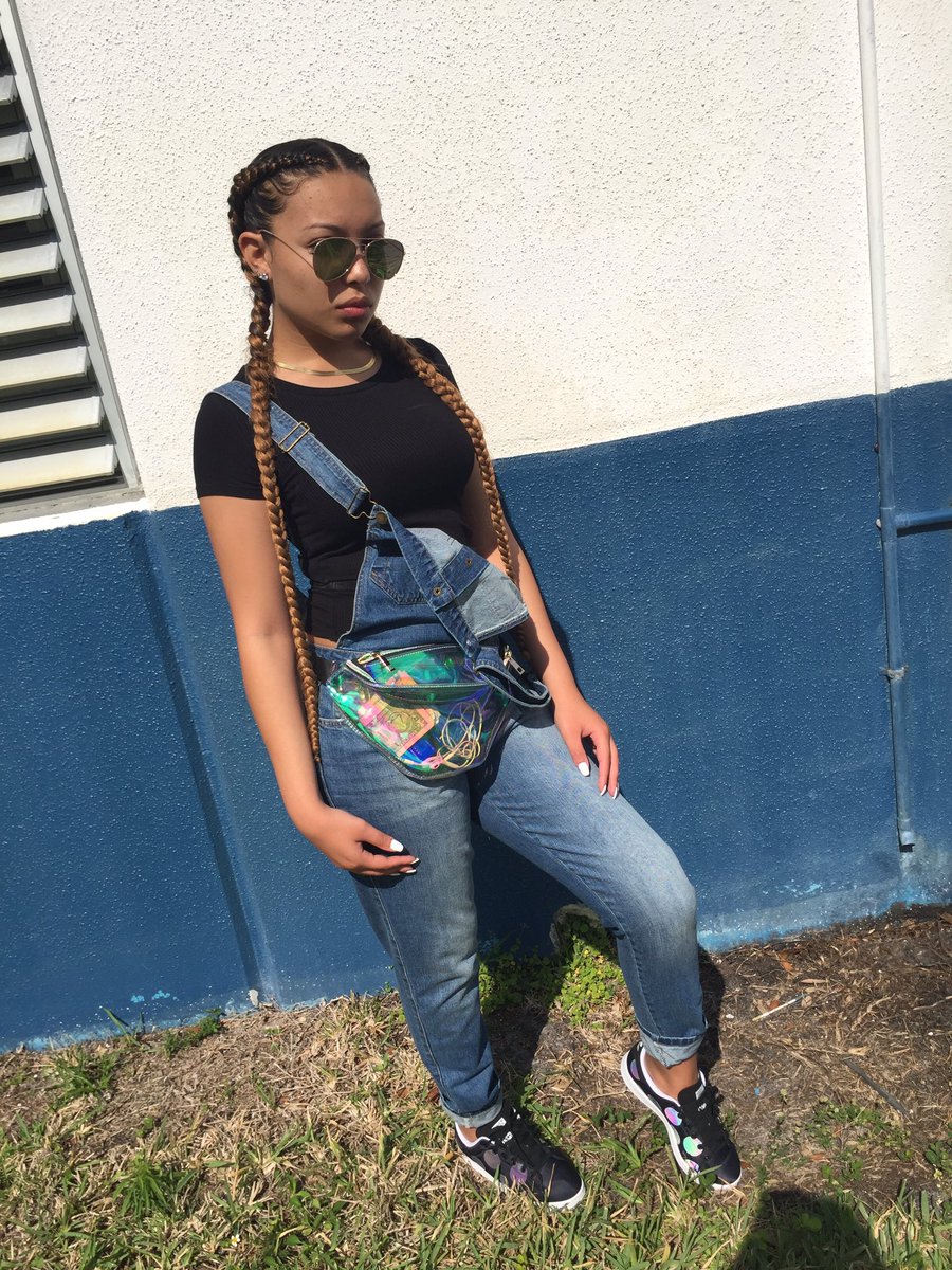 Kritziaaa_'s tweet image. #Gradbash2k16 #MHS😜