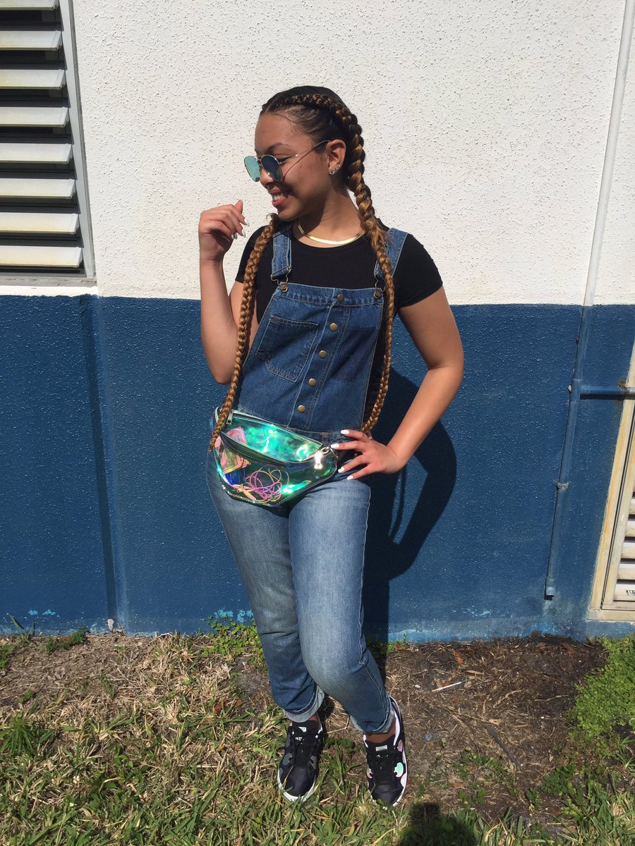 Kritziaaa_'s tweet image. #Gradbash2k16 #MHS😜