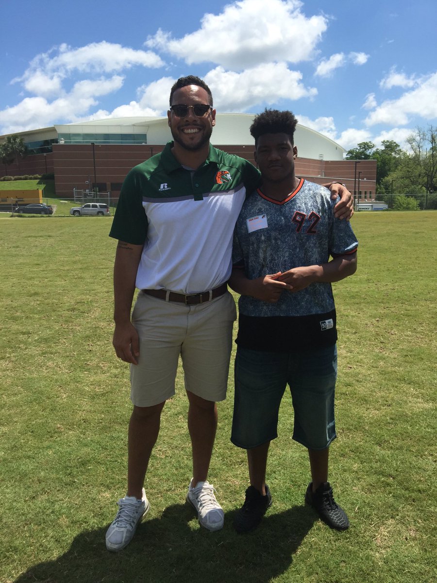 Globoy_nut's tweet photo. Had a great day at FAMU today🐍🏈💯 https://t.co/clj2ZyylmV