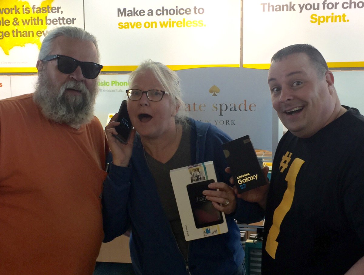 SprintWolfpack's tweet photo. @TeamTNT @mmcmahon09 
All smiles today! Thanks for your loyalty! https://t.co/LDNU7NrkCI