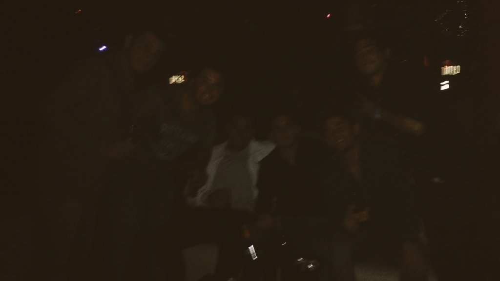 niicomoreira's tweet photo. Esto de Salir un viernes por capital nos afecta #NocheDeWax #NocheExplotada #ElPerla #Amigos #Hermanos https://t.co/UxcfBTpQlH