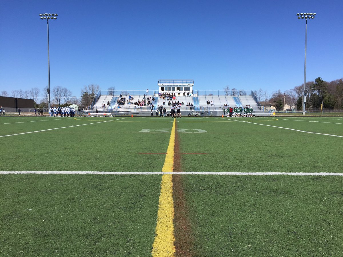 Deceptively nice day at <a href="/SB_Athletics/">SB Athletics</a>: ~100MPH winds blowing.

Rebels hosting <a href="/SalmonRiverLAX/">Salmon River Lax</a>. #vthslax