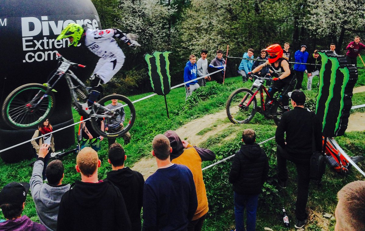 MonsterEnergyPL's tweet image. Monster Best Whip na #DiverseDownhillContest :) #MiędzybrodzieŻywieckie #downhill #mtb