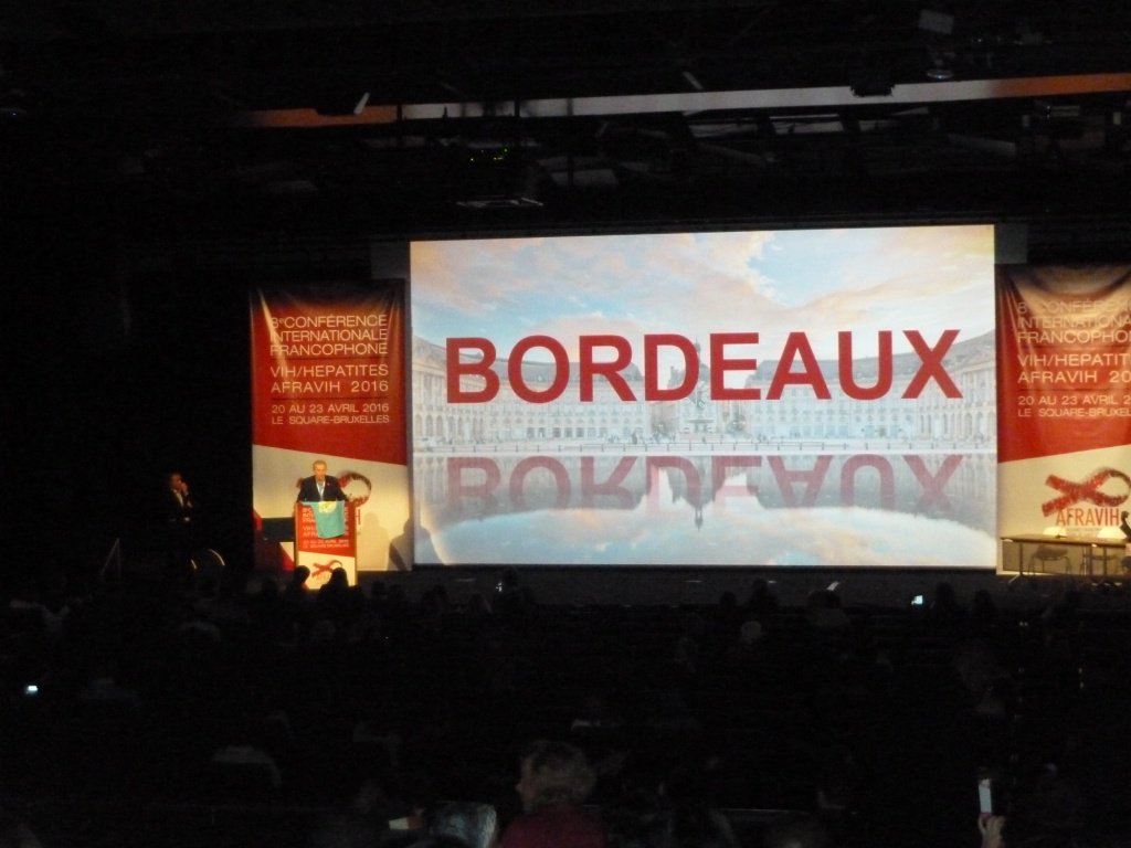 JeanMMilleliri's tweet photo. #AFRAVIH2016 cérémonie de clôture au revoir #Bruxelles annonce pour #AFRAVIH2018 à #Bordeaux @Initiative5PC https://t.co/gjei417UyP