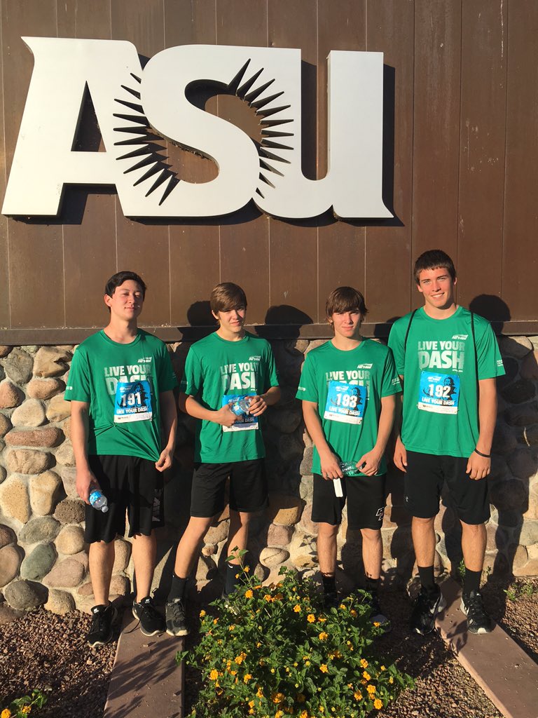 NTKarantinos's tweet photo. The tradition continues! Love these boys (including Abe)! #PatsRun2016 https://t.co/tDOJ3iyF9O