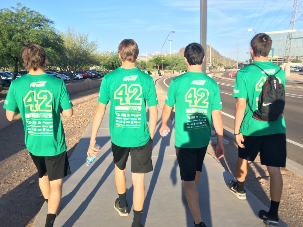 NTKarantinos's tweet photo. The tradition continues! Love these boys (including Abe)! #PatsRun2016 https://t.co/tDOJ3iyF9O