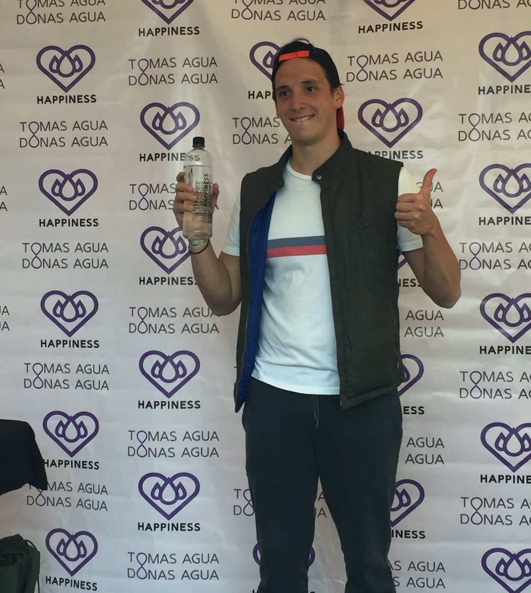 Water 4 Happiness (@water4happiness) on Twitter photo #tomasaguadonasagua #gracias Javier ✌🏻️ #tomasaguadonasagua #gracias Javier ✌🏻️