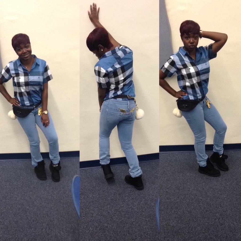 moya_monroe's tweet image. #GradBash2k16 Plain and simple. 
#Burberry #Robins #Prada 💙💦😋