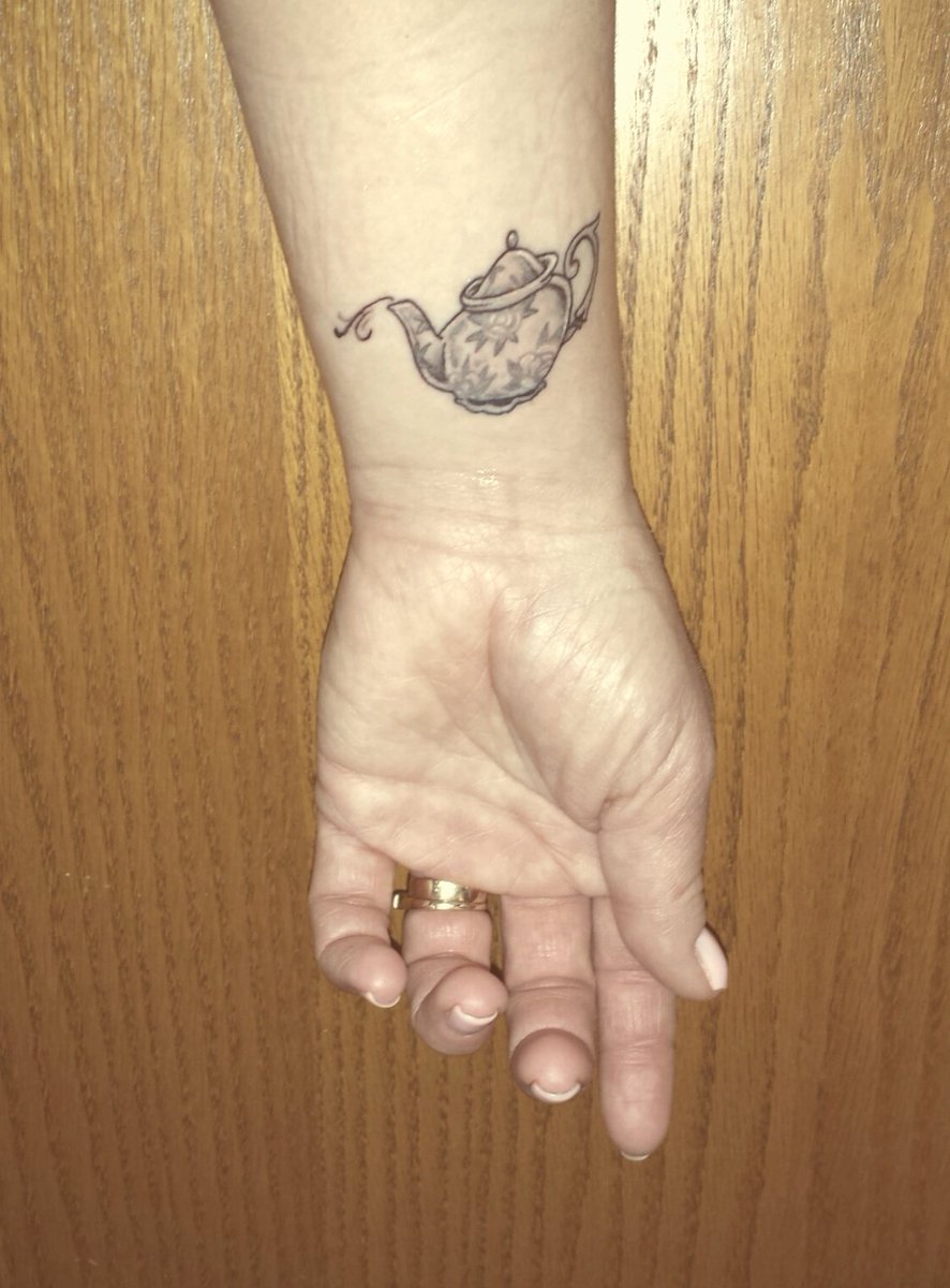 wrenrob2006's tweet photo. Tea for two tattoo https://t.co/nX0dMUJvS7