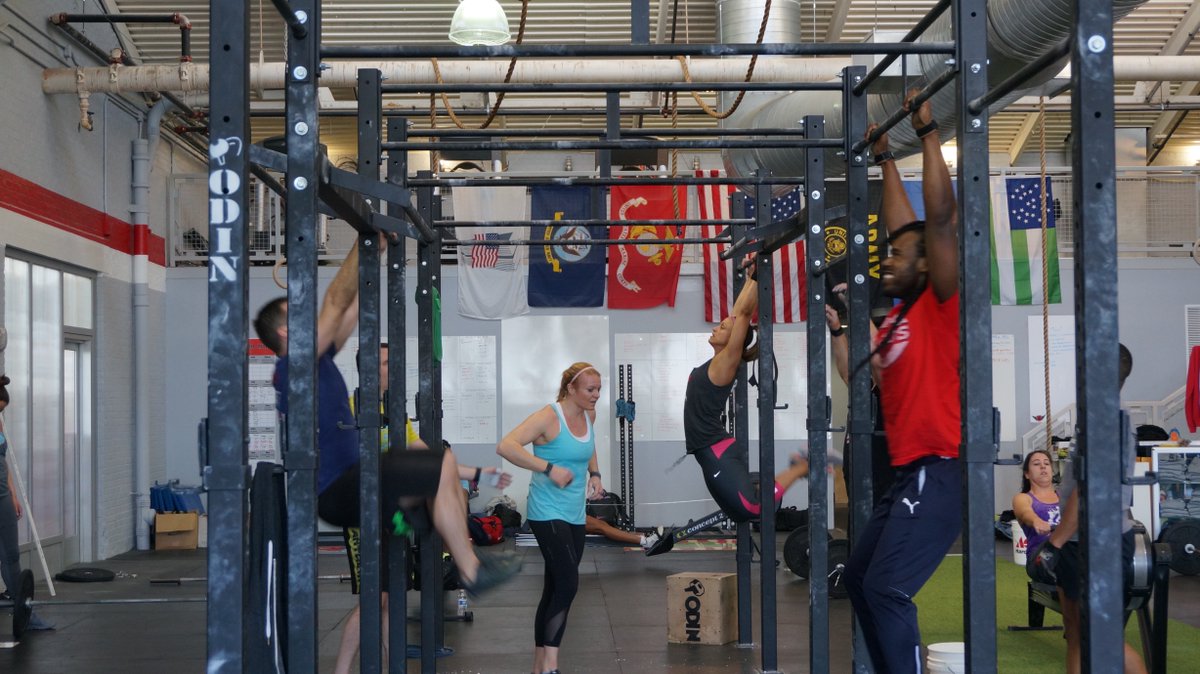 AviatorSports's tweet photo. We're consistently amazed with how easy @CrossFitFBF makes movements like #pullups look. #CrossFit #CFFBF https://t.co/Q0CCfjSBtQ