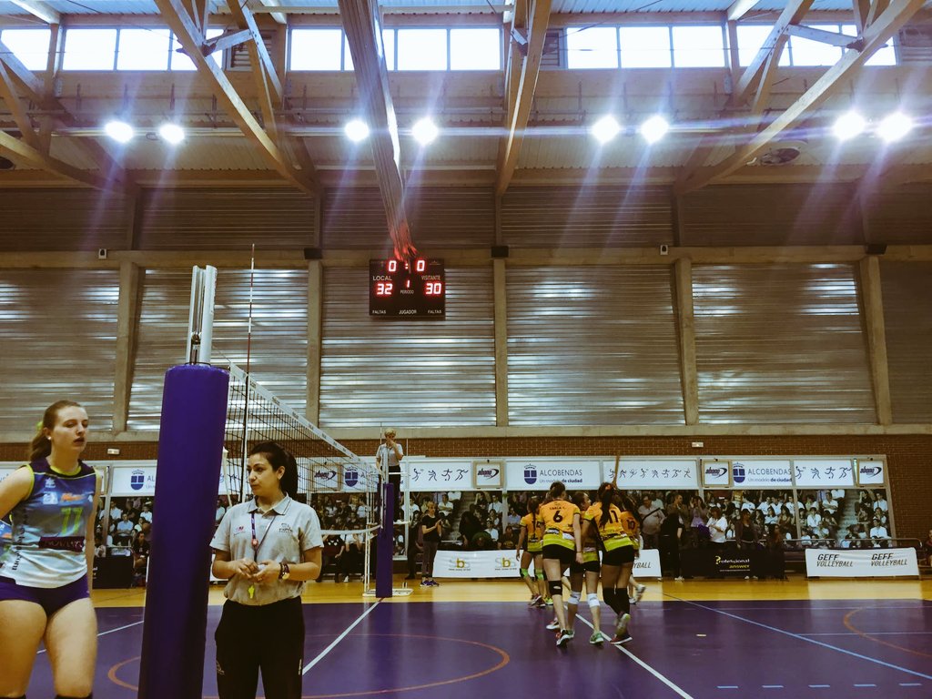 FMadridVB's tweet image. ¡ESPECTACULAR primer Set en la #FFIF! 32-30 para @VoleibolLeganes vs @voleibolrivas VOLEIBOL fmvoley.com/competiciones/…