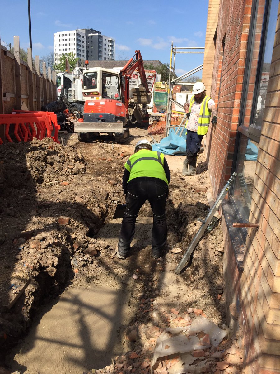 lucyStResidents's tweet photo. External works begun @laneenduk @mellwoodltd @TalkTrafford @wilcowan https://t.co/uFSb82pcJ8