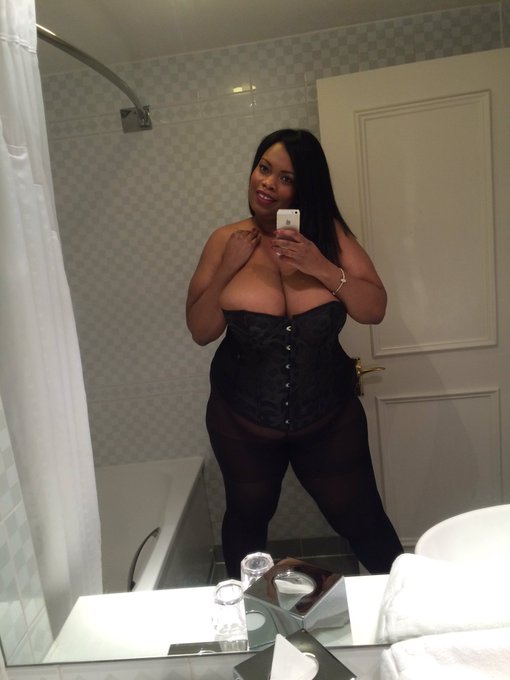 Photoshoot time #corset #nylons #bbw #busty https://t.co/4jGByvi4VY<a href="/tag/corset"class="tags">#corset</a><a href="/tag/nylons"class="tags">#nylons</a><a href="/tag/bbw"class="tags">#bbw</a><a href="/tag/busty"class="tags">#busty</a>