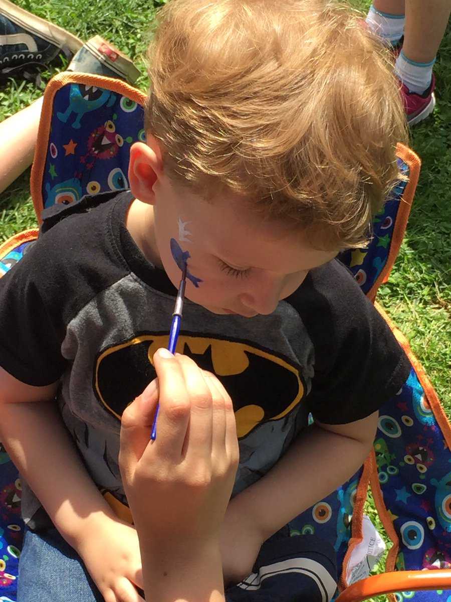 cno529's tweet photo. Earth Day festivities in Nashville #mtsuart https://t.co/sipk5ZYYtF