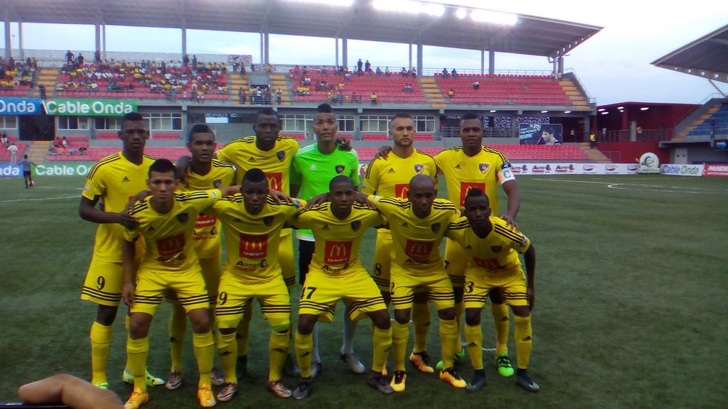 futbolderaiz's tweet photo. Todoooo listo para que arranque el Derby del pueblo @ChorrilloFC vs @cdplazaamador por la #J16LPF @ELMan_Liga https://t.co/9XuZX9eiPa