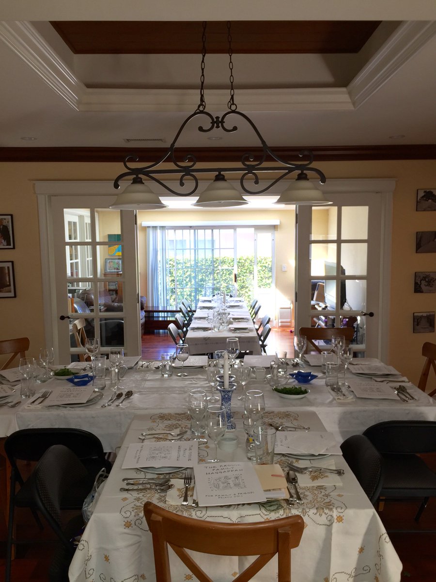 AaronMKrouse's tweet photo. The table is set. Just need guests. Though, clean-up would be easier if they all cancelled. #seder #wheresMoses https://t.co/Mmf0HE0Zmz