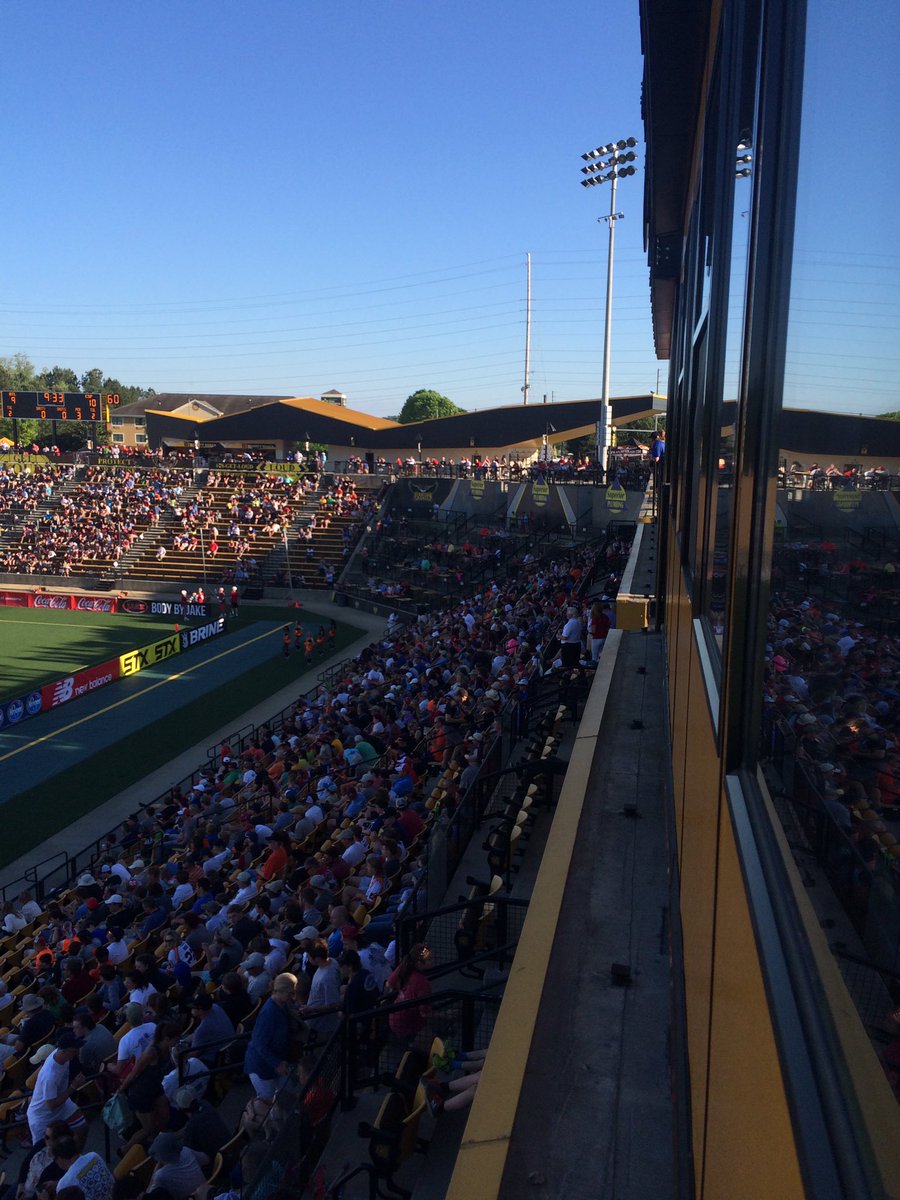 Inside_Lacrosse's tweet photo. Scenes from @AtlantaBlaze inaugural game (via @QKessenich, as the selfie clearly indicates) https://t.co/INqSIuBtu3