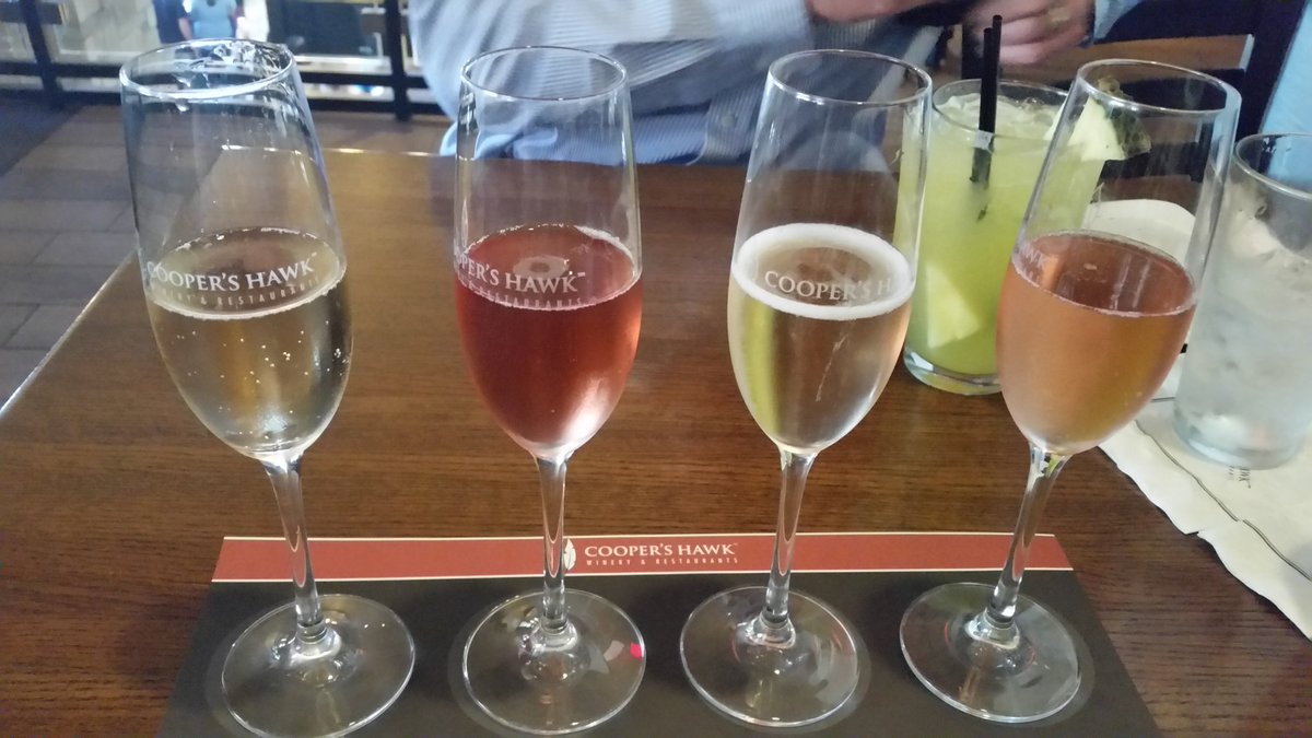 TeresaGabhart's tweet image. A few of my favorite things... #ChampagneFlight