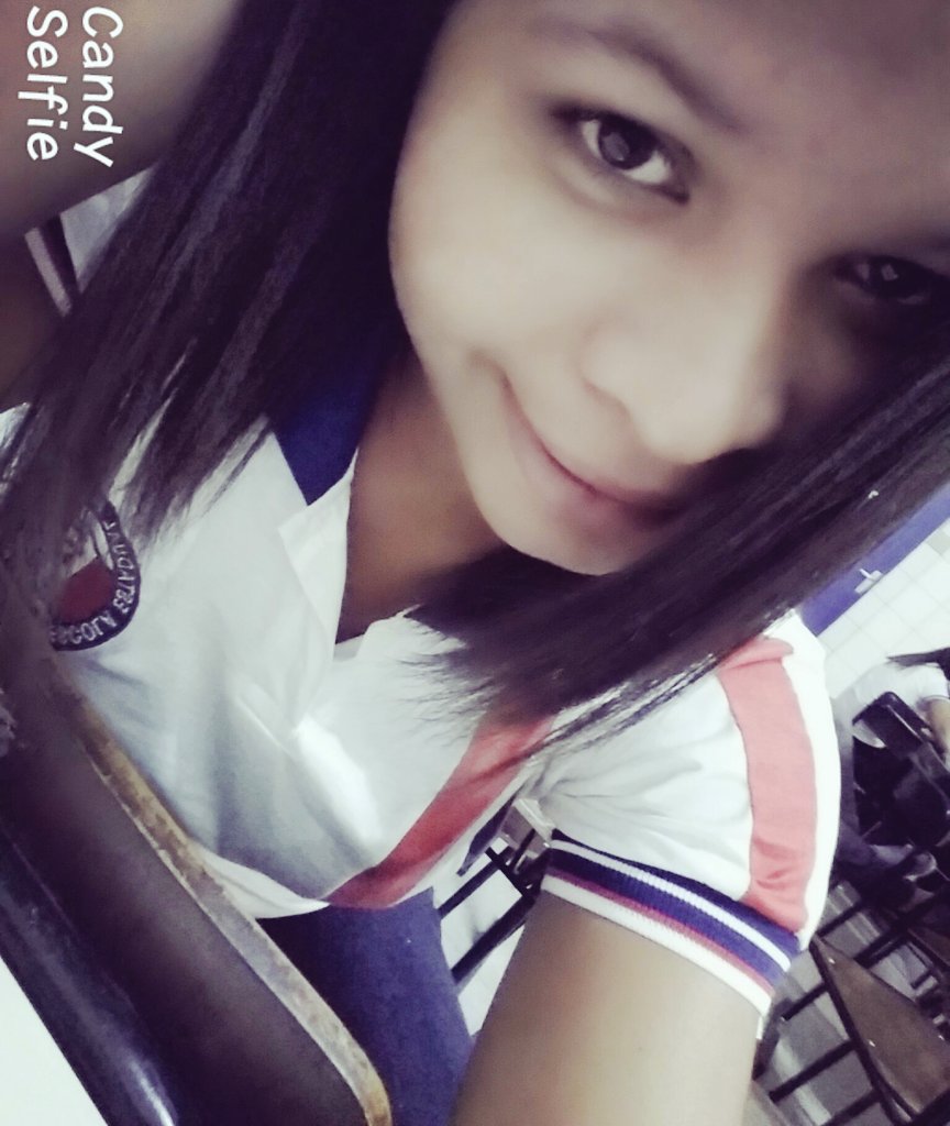 Andressa11Maria's tweet photo. Doce menina q o mundo trato de decepcionala 💔👊🎀🍃✌ https://t.co/oWRRKpd9lg