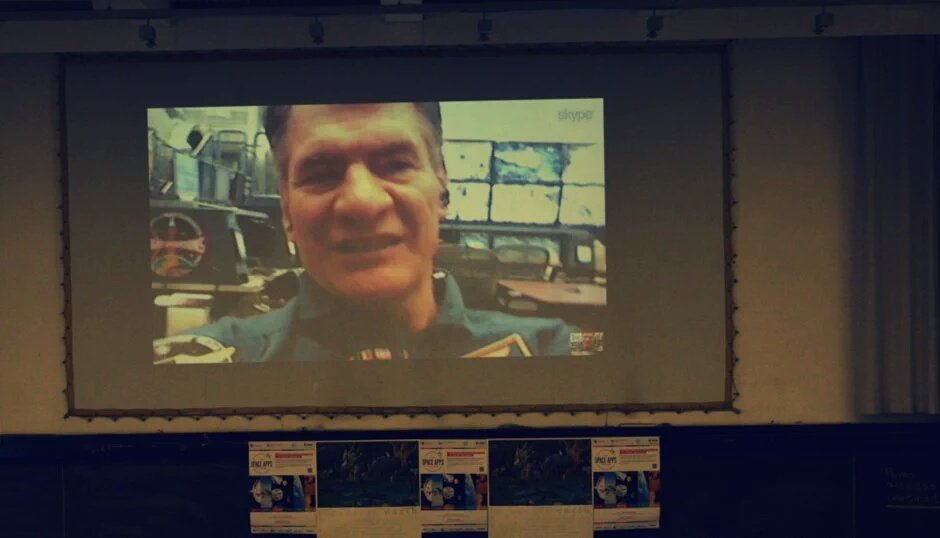 SpaceAppsRome's tweet photo. .@astro_paolo e @astro_luca da #SpaceApps al #GiubileoRagazzi grandissimo esempio per tutti i giovani #SpaceAppsRome https://t.co/xLNkmm98Ix