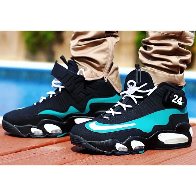 air max griffey on feet