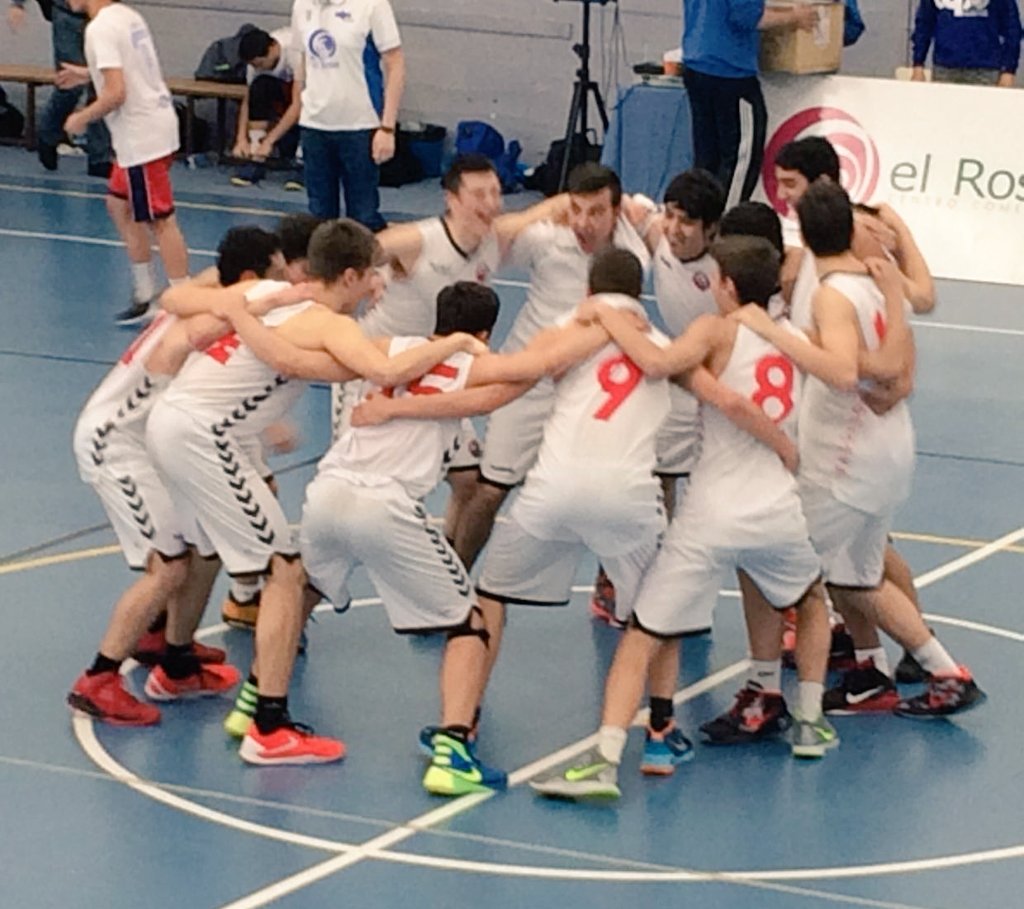 CBC_Valladolid's tweet photo. Ahora si!!! Podemos decir que nuestros cadetes #ELaloGarcia son CAMPEONES de CyL!!! #F4CyL2016 CAD @FBCyL Grandes!!! https://t.co/LL5en5n2Ex