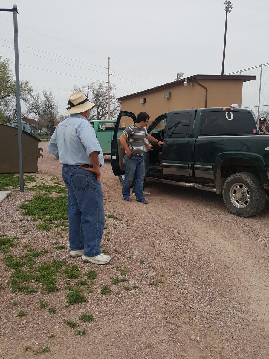 CSCLifestyles's tweet image. Reinforcements have arrived at the baseball fields to put up nets in the batting cage! #cscbigevent