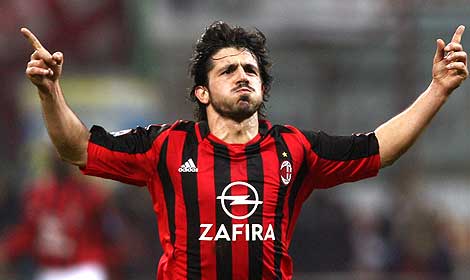 Raul7Capitan7's tweet photo. Gattuso: "Cuando yo perdía un partido golpeaba todo. Hoy se hacen un selfie y lo suben a las RRSS. Me dan asco". https://t.co/Ta6fXe7LmV