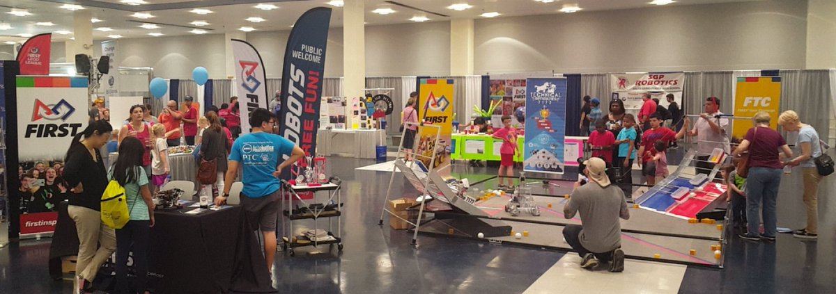 FTC7172's tweet image. We had so much fun exhibiting our robots at Dallas Earth Day!