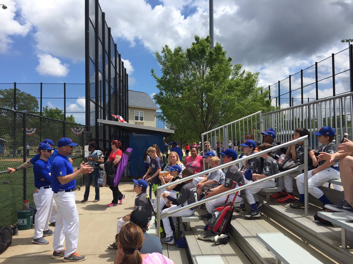 kempsvillepony's tweet photo. .@coachstock01 and the Mustang Mets with the time-honored tradition...
#PostgameSpeech
#MeetMeInTheBleachers https://t.co/i2EB03V8rX