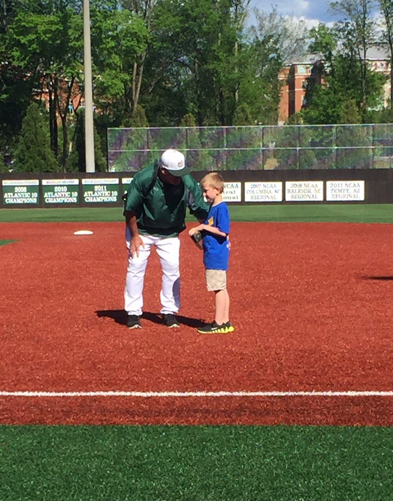 A little post game wisdom from @lorenhibbs49  Thanks for always making time for JO and Laney!!! @GregTucker31