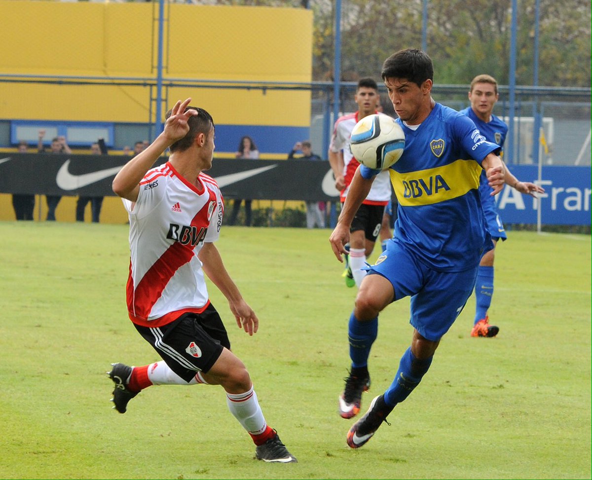 BocaJrsOficial's tweet photo. Las postales que dejó el empate 2-2 de #Reserva entre #Boca y River, en el complejo Pedro Pompilio. https://t.co/iVZTyZOue1