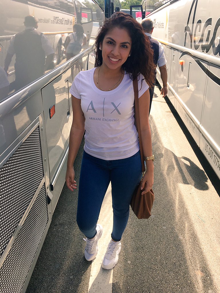 bellavale_xo's tweet image. #gradbash2k16